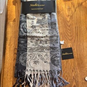 Nicole's Boutique Black and Gray Pashmina-Style Scarf